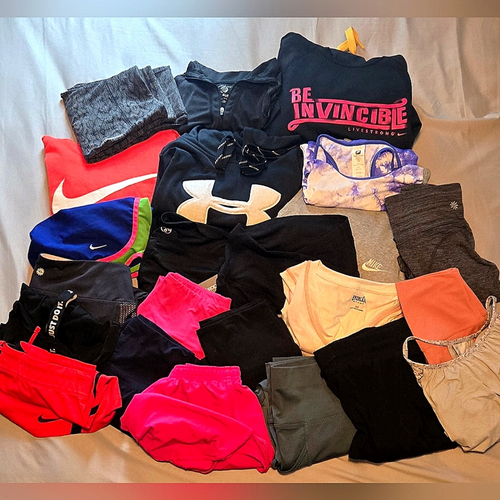 Womens Athletic GYM Workout wear bundle SIZE SMALL